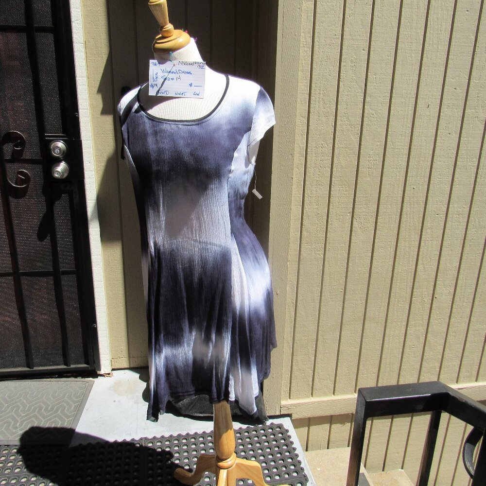 #369  NEW WOMEN'S GAUZY SUMMER DRESS BY MICHAEL FARRELL  (SIZE 14)